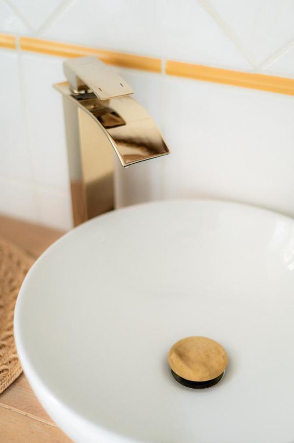 Chambres D'Hotes B&B - Chateau De Sienne Proche Avignon Orange Piscine Riviere Chusclan Bagian luar foto